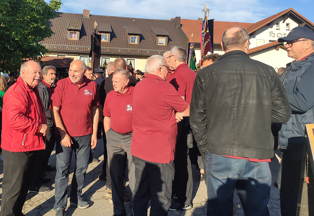 MGV-Wald beim Einzug der Vereine zum Pfingstfest in Hetzenbach