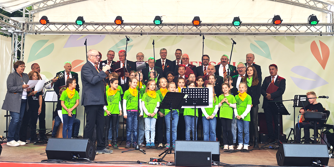 MGV Wald pr&auml;sentiert sich bei der Landesgartenschau in Furth im Wald - Kinderchor Wald - Jugendchor Wald-Zell