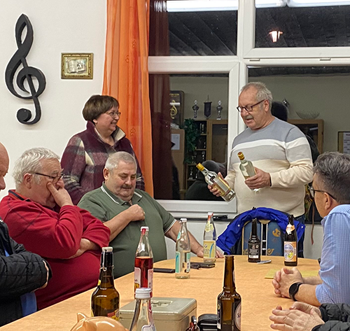 B�rgermeisterin Barbara Haimerl bedankt sich beim MGV Wald