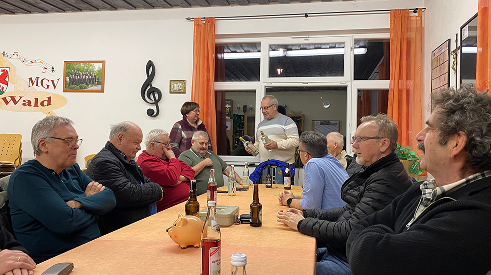 B&uuml;rgermeisterin Barbara Haimerl bedankt sich beim MGV Wald