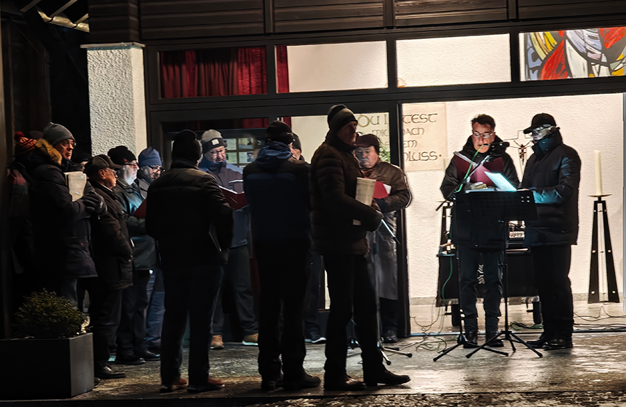 MGV Wald - Weihnachtliches Neujahrssingen am Friedhof